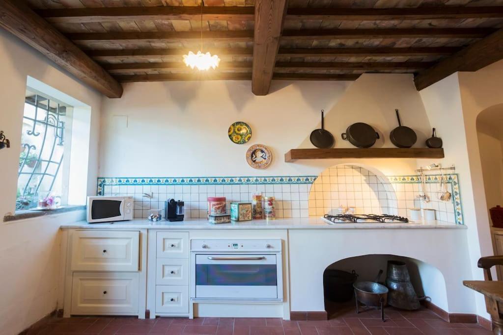 Apartment In Luxuryproperty Privatepool Garden Bbq Airc X8 Castelnuovo Di Porto Exterior foto